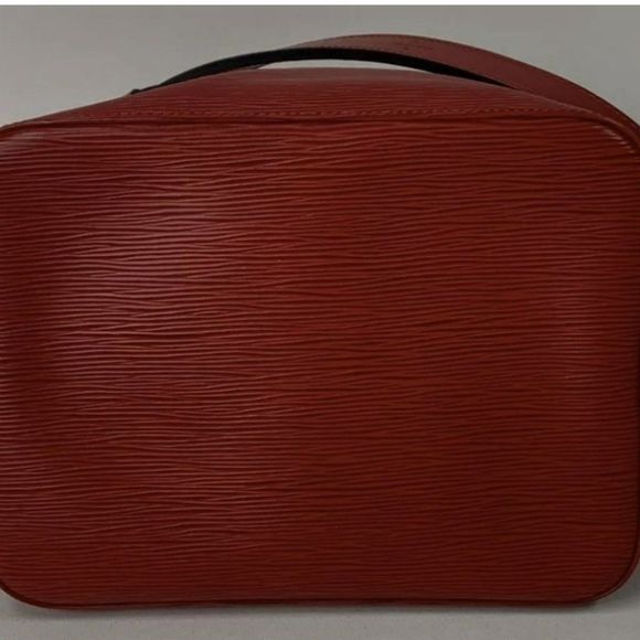 Authentic LOUIS VUITTON NOE RED EPI LEATHER HANDBAG - Picture 3 of 3